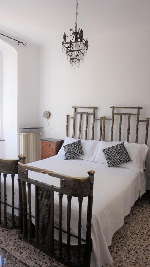 ジェノヴァ Le Coccole Bed & Breakfast エクステリア 写真